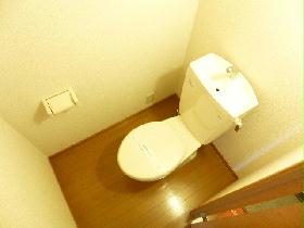 Toilet. bus ・ Toilet is another