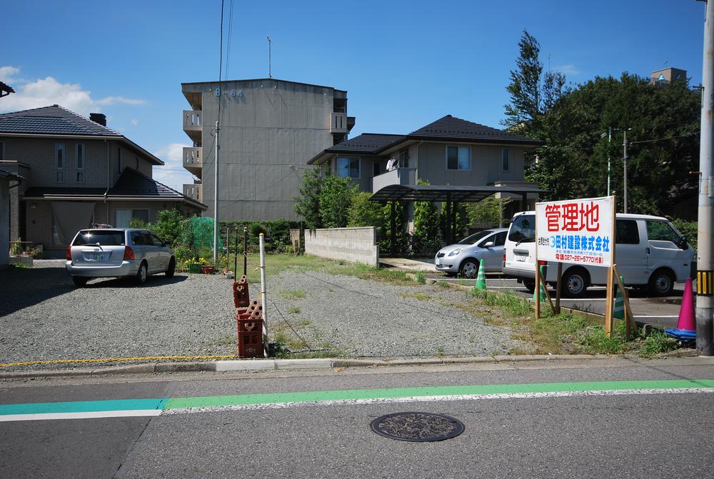 Local photos, including front road. Local (September 2011) Shooting