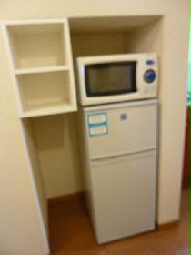 Living and room. microwave, Also fridge! 