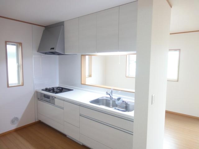 Kitchen. To take full advantage of the dead space of the feet, The pursuit of storage capacity and ease of use "slide type"