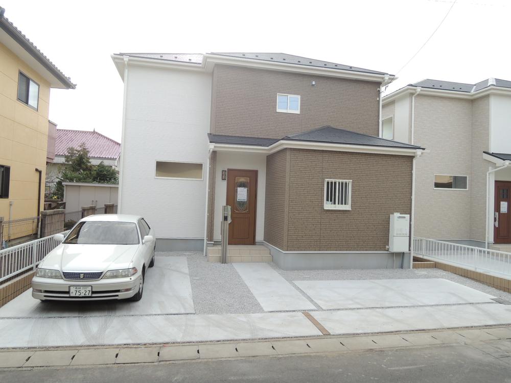 Parking lot. Local (November 12, 2013) Shooting