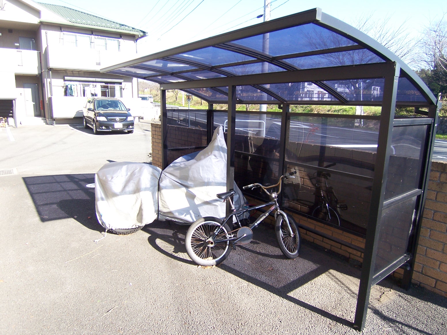 Other common areas. Also equipped with bicycle parking. 