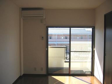 Living and room. Western-style air-conditioned lead to DK ・  ・  ・ 