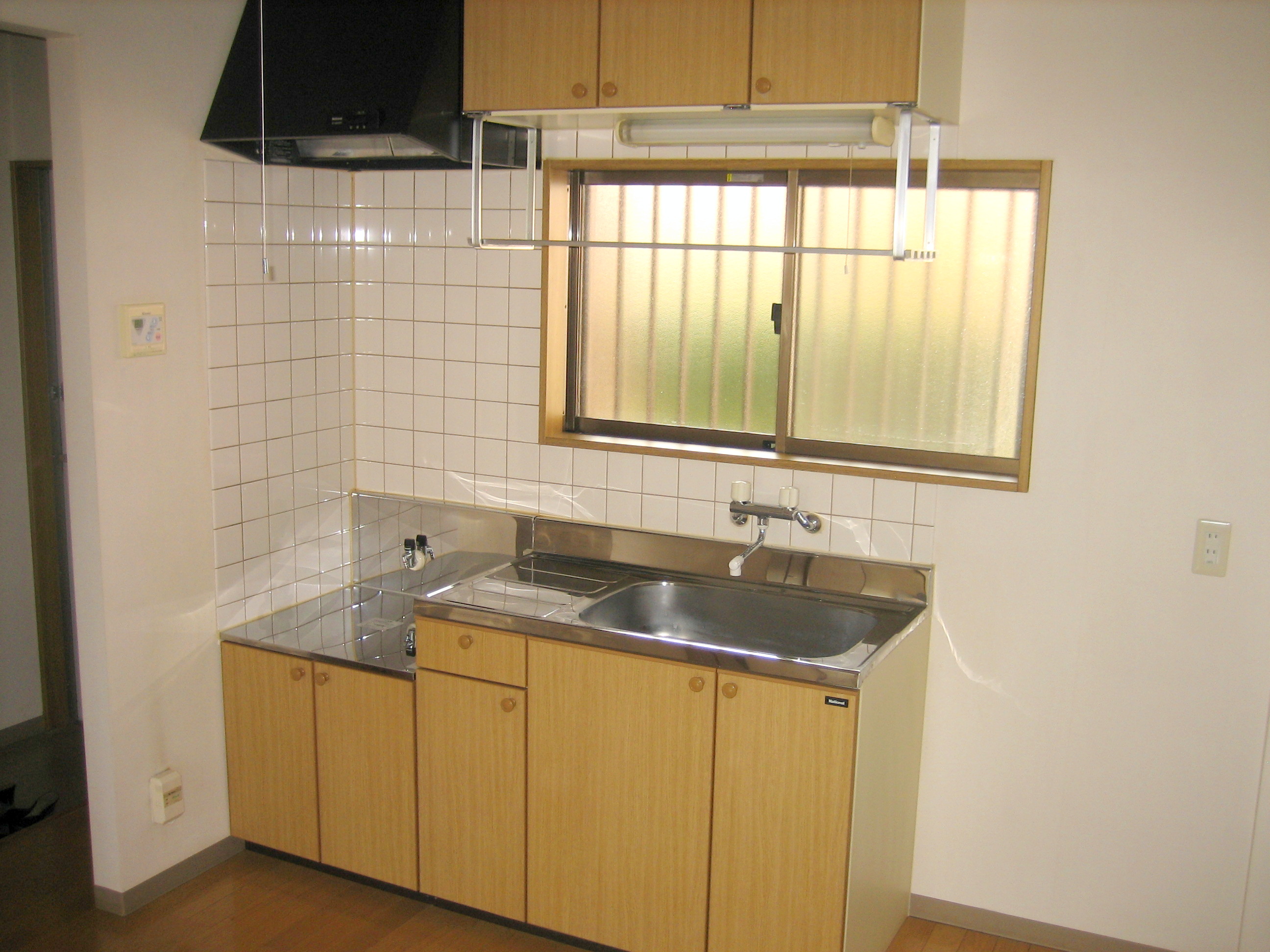 Kitchen. It is ◎ also a little storeroom because the window in the kitchen