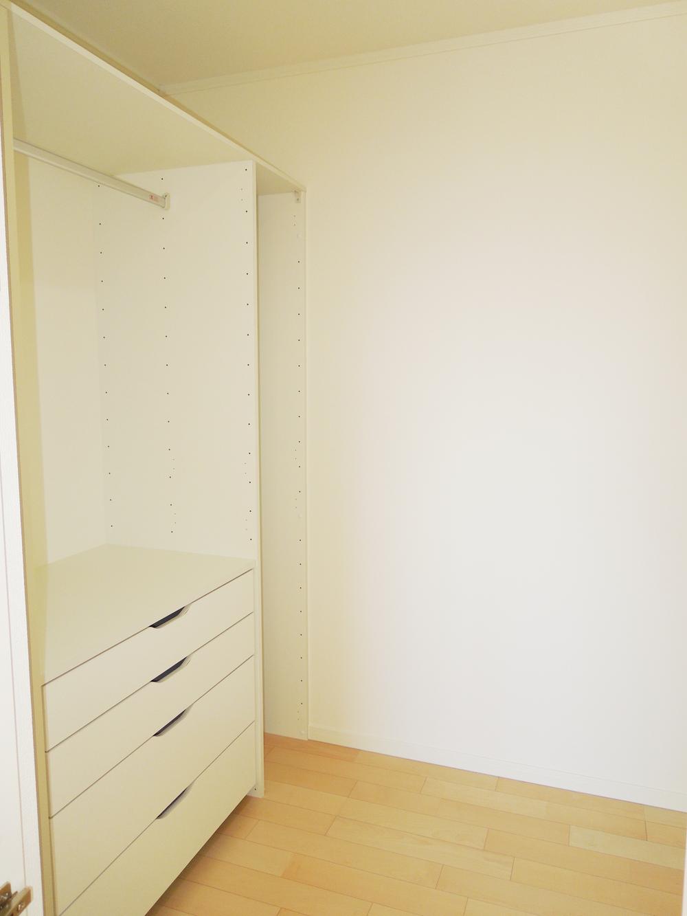 Receipt. Walk-in closet (company construction cases)