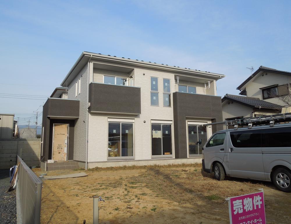 Local appearance photo. Local (12 May 2013) Shooting