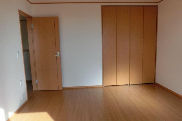 Non-living room. Indoor (12 May 2013) Shooting