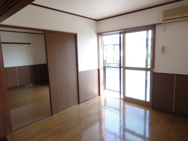 Other room space. Western-style × 2! It is bright rooms have facing the south! 