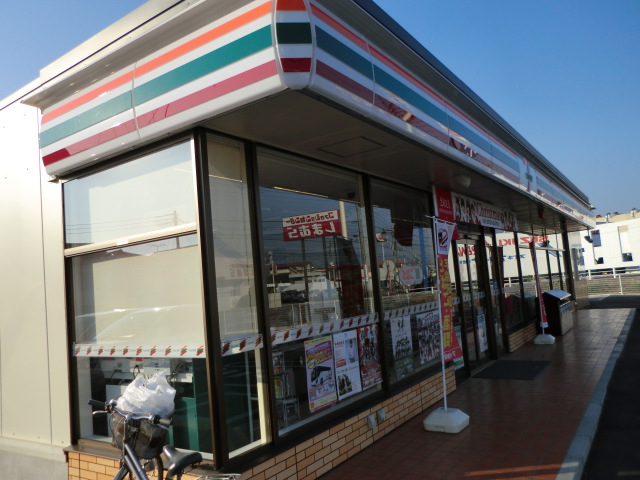 Convenience store. Seven-Eleven Maebashi Aoyagi-cho store (convenience store) to 721m