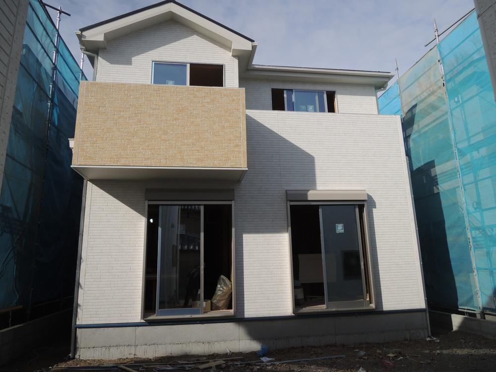 Rendering (appearance). Building 2 Local Photos