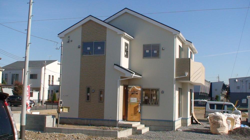 Local appearance photo. Local (11 May 2014) Shooting