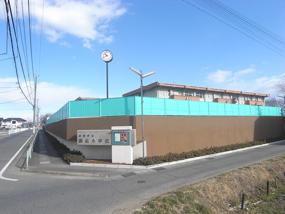 Primary school. Katsuyama 700m up to elementary school