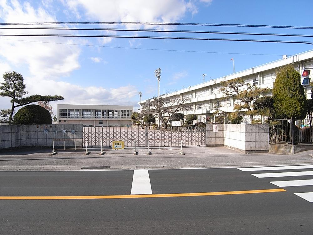 Primary school. Maebashi Tachihara 100m up to elementary school