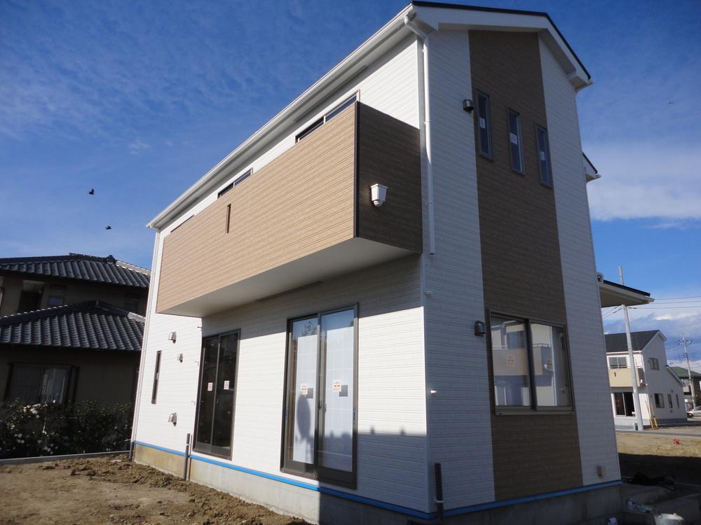 Local appearance photo. Local (11 May 2013) Shooting