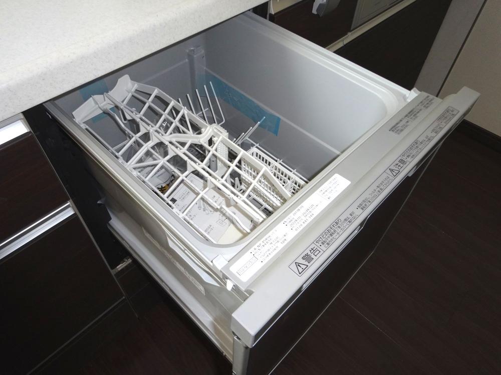 Same specifications photo (kitchen). Dishwasher is also standard equipment! 