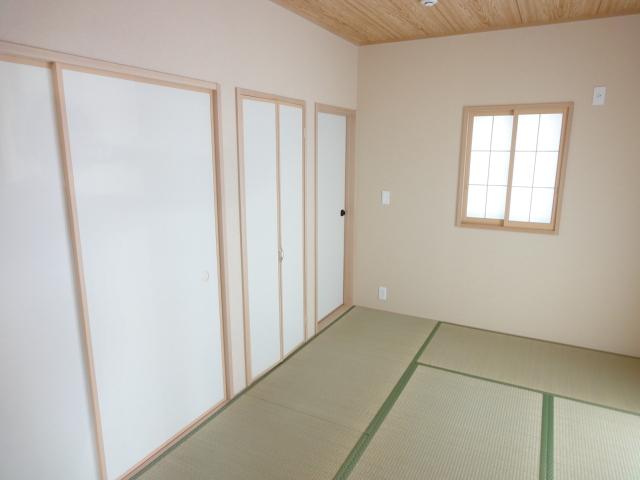 Non-living room. First floor Japanese-style room (same specifications)