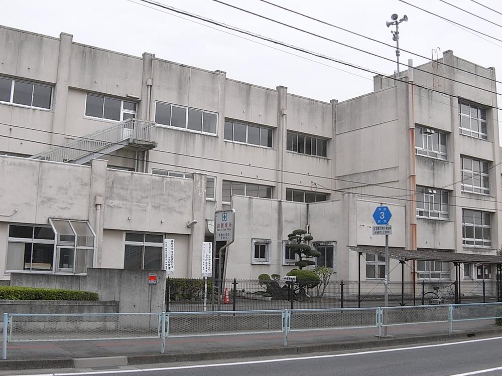 Primary school. 187m to Maebashi City Katsurakaya Elementary School