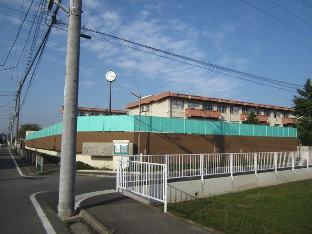 Primary school. 781m to Maebashi Municipal Katsuyama Elementary School