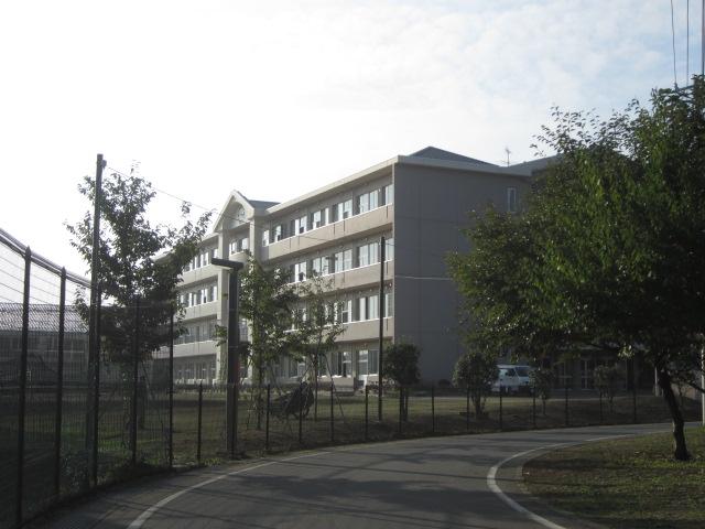 Junior high school. 998m to Maebashi Municipal sixth junior high school
