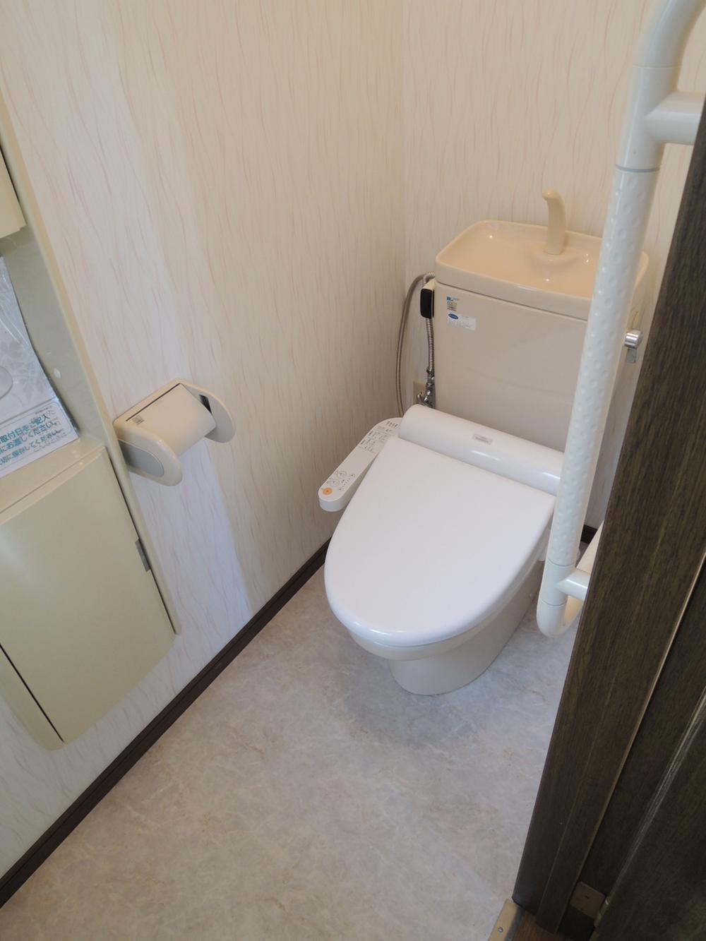 Toilet. 1F Western-style in toilet!