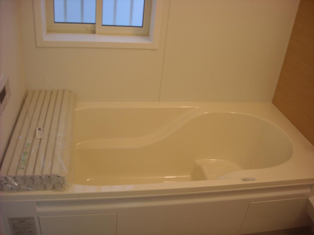 Bathroom. Local (12 May 2013) Shooting