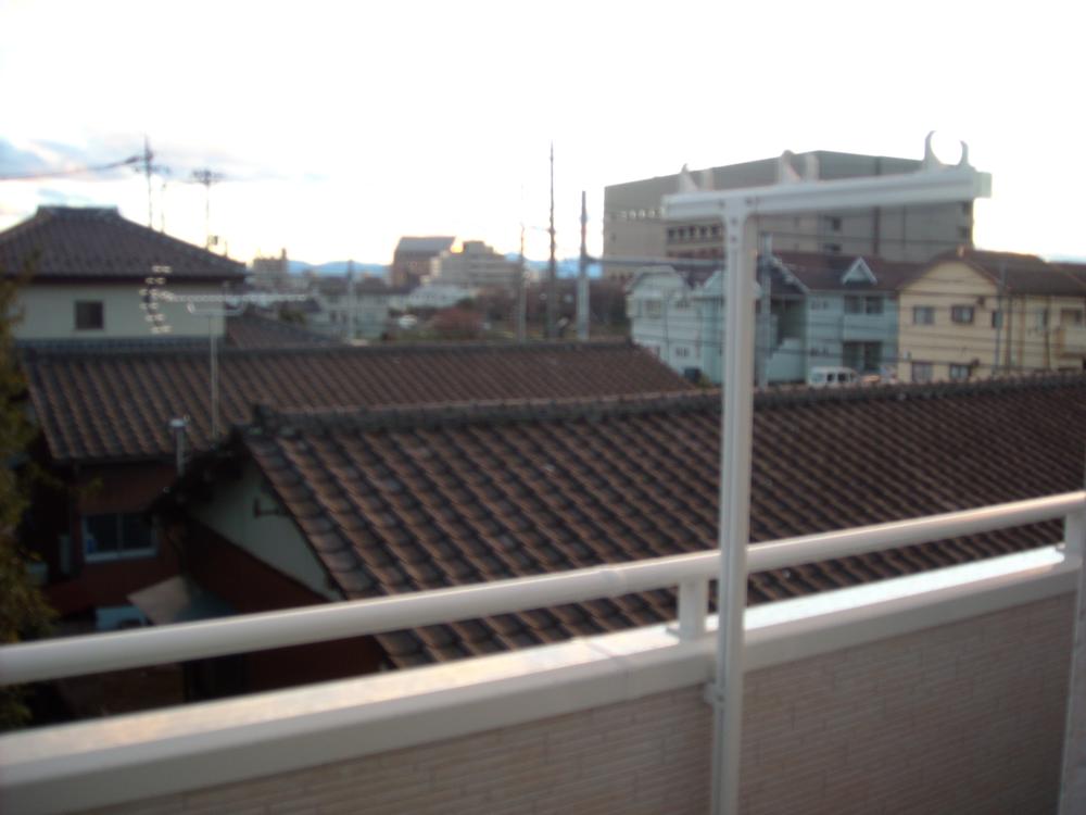 View photos from the dwelling unit. Local (12 May 2013) Shooting