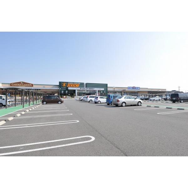 Home center. Sekichu 611m to Maebashi Otone shop