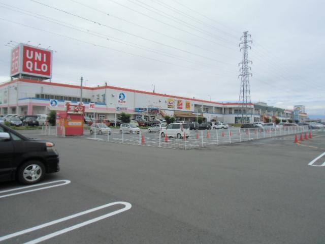 Supermarket. 700m to food Square Garden Kasumi Maebashi shop