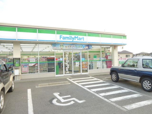 Convenience store. 1001m to FamilyMart Maebashi Motegi-machi shop