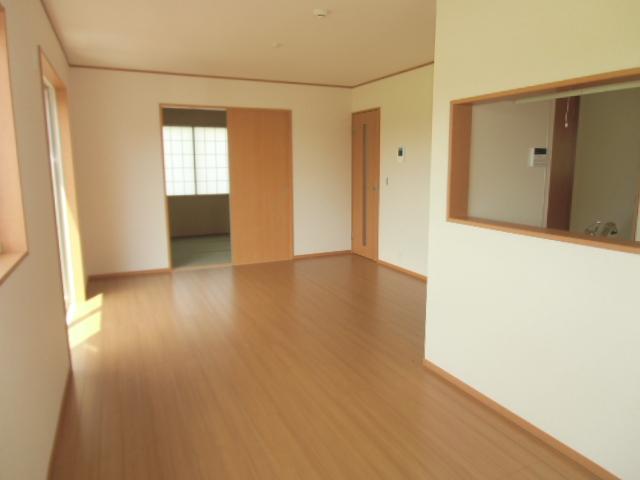 Living. 16 Pledge of wide living room you can relax for the whole family! 