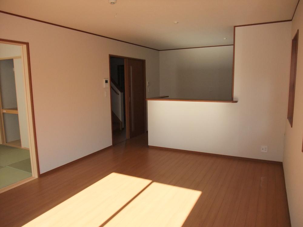 Same specifications photos (living). The company specification example