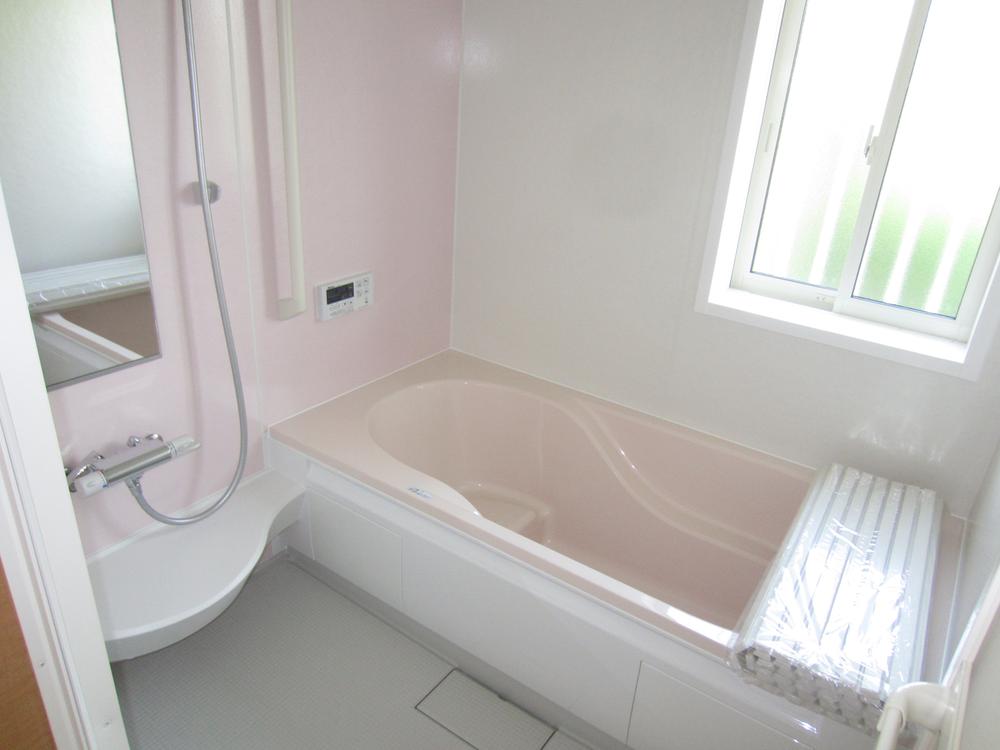 Bathroom. 5 Building