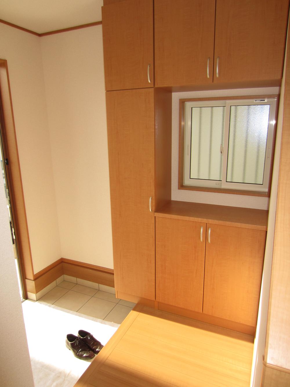 Entrance. 5 Building