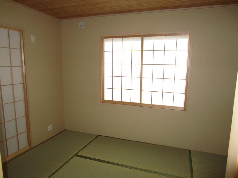 Non-living room. 6 Building