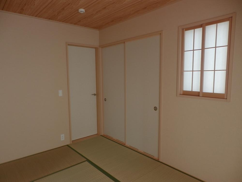 Same specifications photos (Other introspection). Same specifications