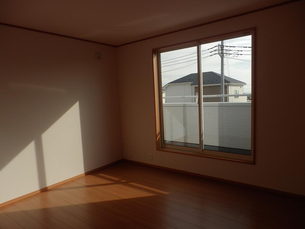 Same specifications photos (Other introspection). Same specifications