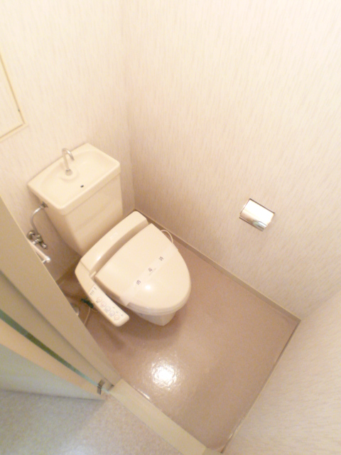 Toilet. It is with a bidet ☆ 