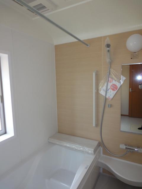 Bathroom. 1 pyeong type of full Otobasu! Button one hot water filling in OK! Bathroom dryer standard equipment! 