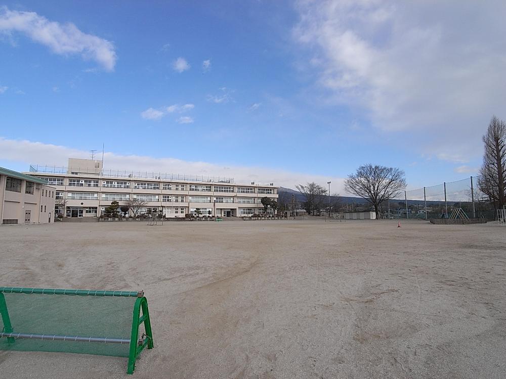 Primary school. Takikubo until elementary school 2200m