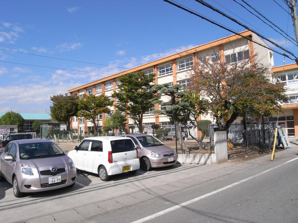 Primary school. 1632m to Maebashi Tatsuhigashi Elementary School