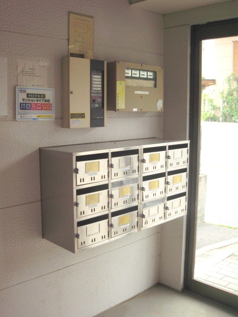 Entrance. Mailbox in the entrance