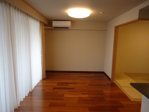 Living and room. Living-dining (about 15.9 tatami mats)