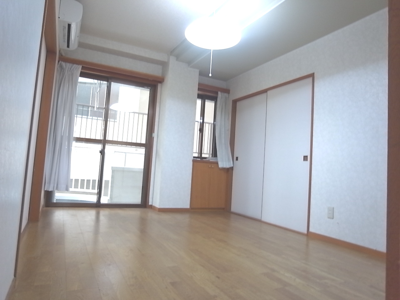 Living and room. Maebashi Nishikatakai cho Akkora Rent room Western-style room flooring 1