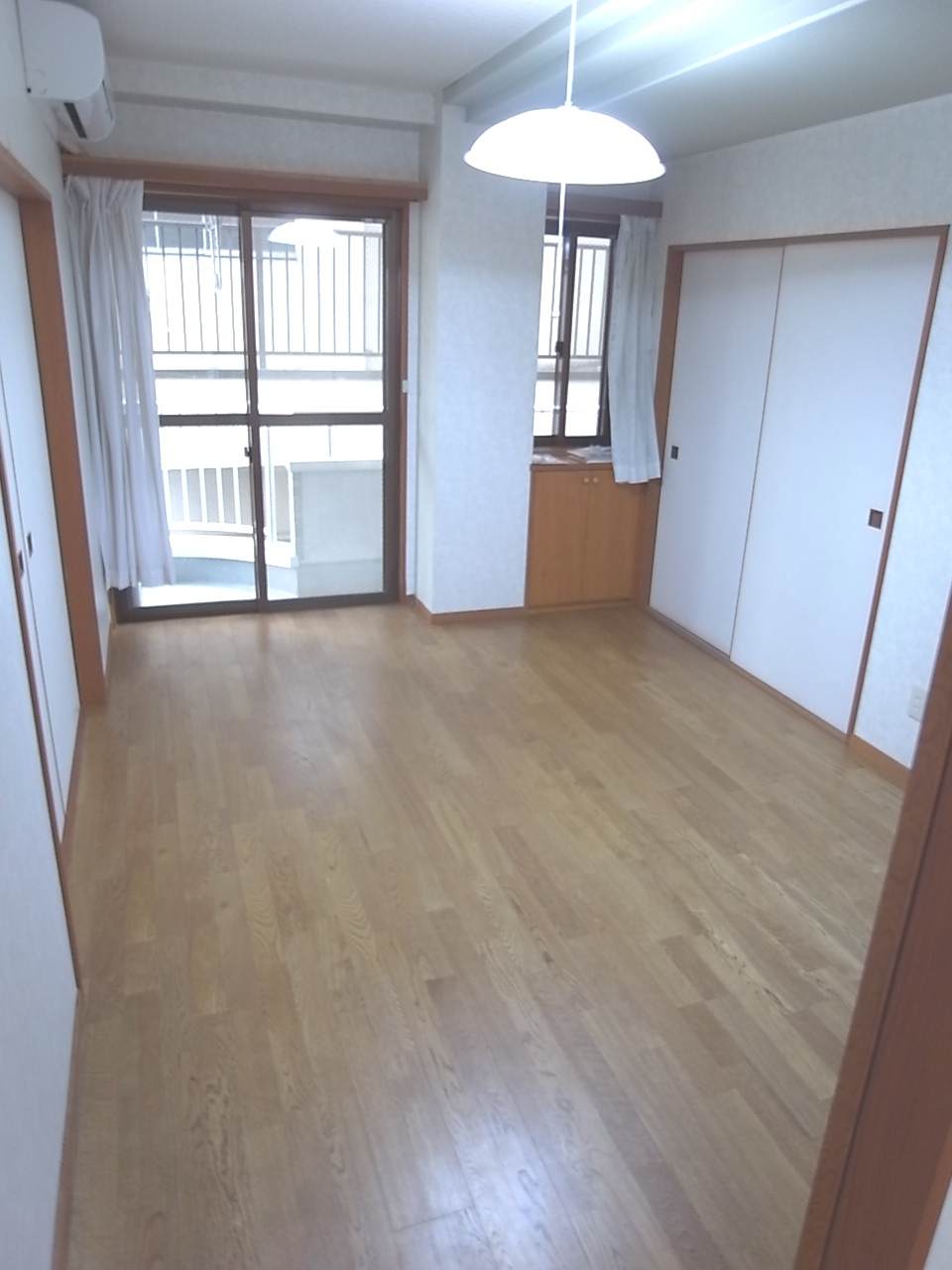 Living and room. Maebashi Nishikatakai cho Akkora Rent room Western-style room flooring 2