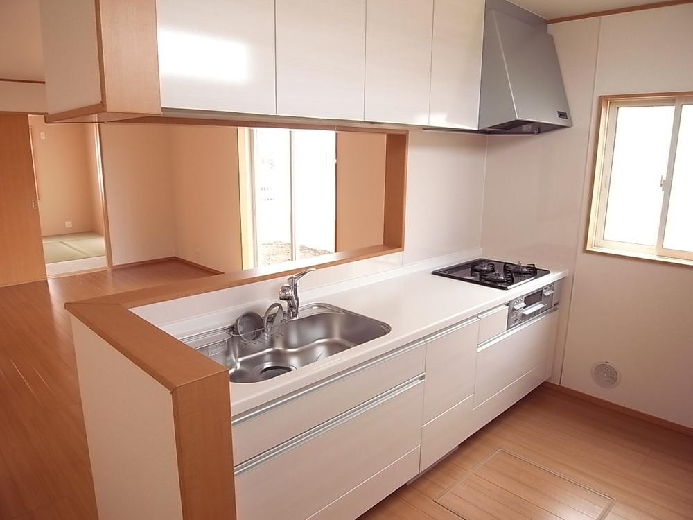Kitchen. Face-to-face system Kitchen! Faucet is equipped with water purification function! 