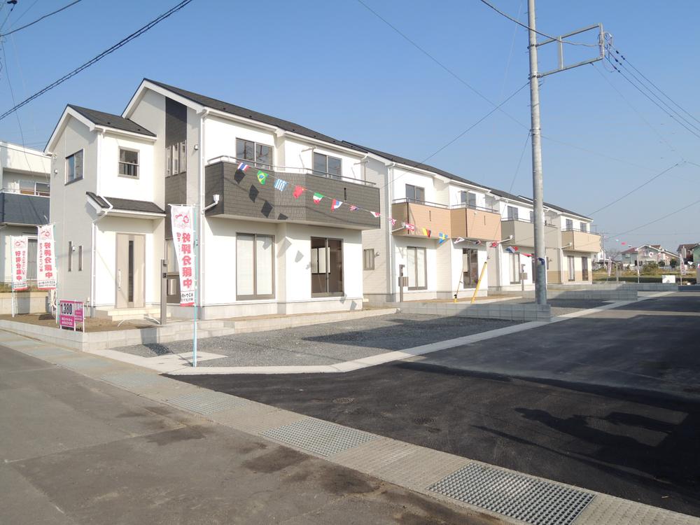 Local photos, including front road. Local photos (H25.11) subdivision panoramic view