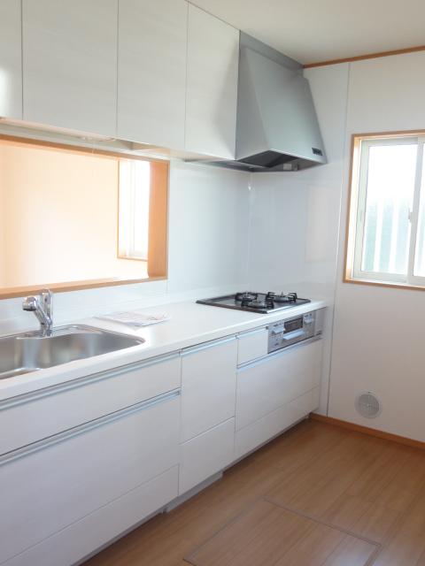 Same specifications photo (kitchen). Water purifier integrated face-to-face system Kitchen! Also it has a back door! 