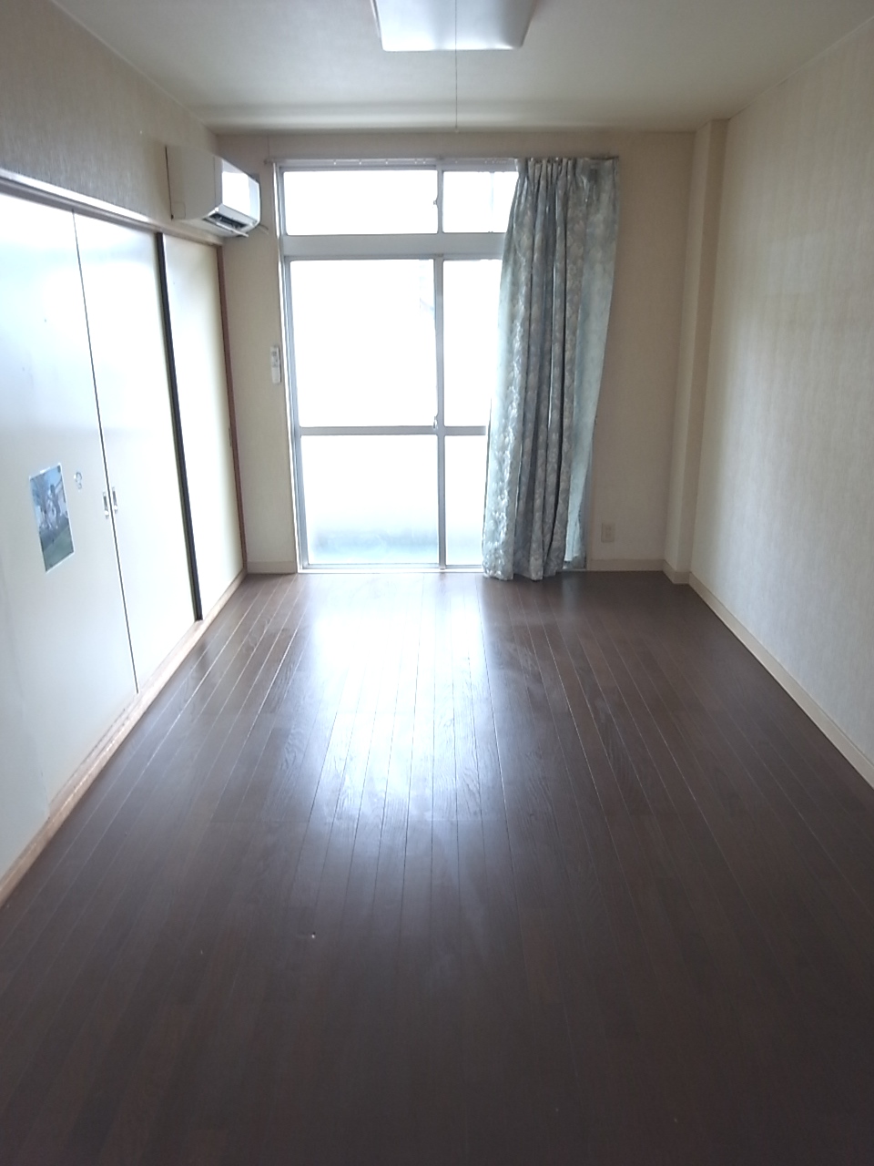 Living and room. Maebashi Mitsumata cho Akkora Rent room Western-style room flooring 2