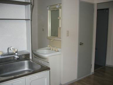 Living and room. kitchen ~ Wash ~ toilet ~ It looks like the arrangement of the entrance