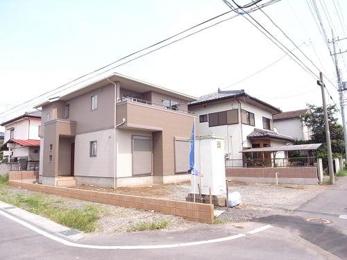 Local appearance photo. Is virtually corner lot! 